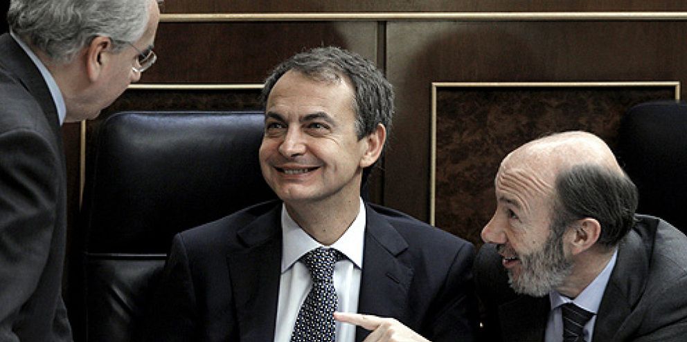 Foto: Zapatero ha cambiado las reglas del juego a los controladores diez veces desde febrero