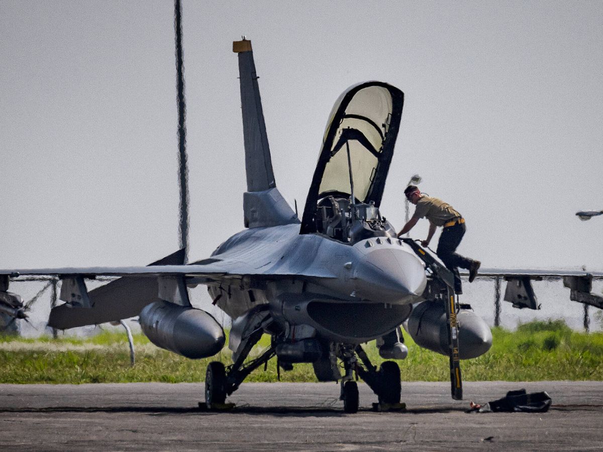 Foto: Un F-16 del Ejército estadounidense en una base de Filipinas. (Getty/Ezra Acayan)