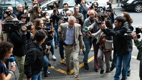 Noticia de Así recreó Netflix en 'El caso Asunta' las imágenes reales de este tenso encontronazo con la prensa de Alfonso Basterra