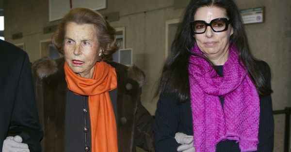 Foto: Liliane Bettencourt y su hija Françoise, en 2011. (Reuters)