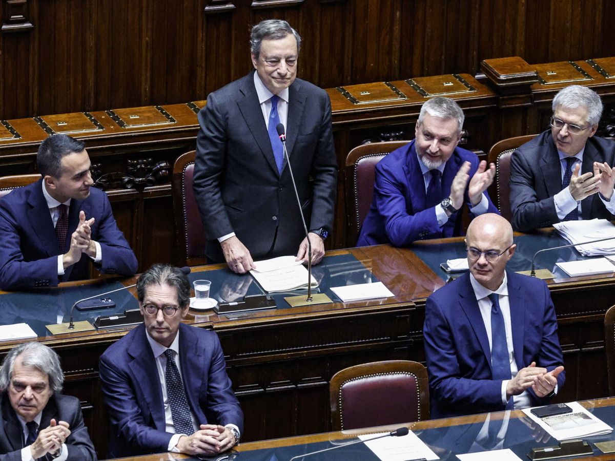 Foto: Mario Draghi anuncia su dimisión en la Cámara de Diputados. (EFE/Fabio Frustaci)