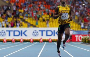El 'sospechoso' Mo Farah abre el camino al día grande de Bolt