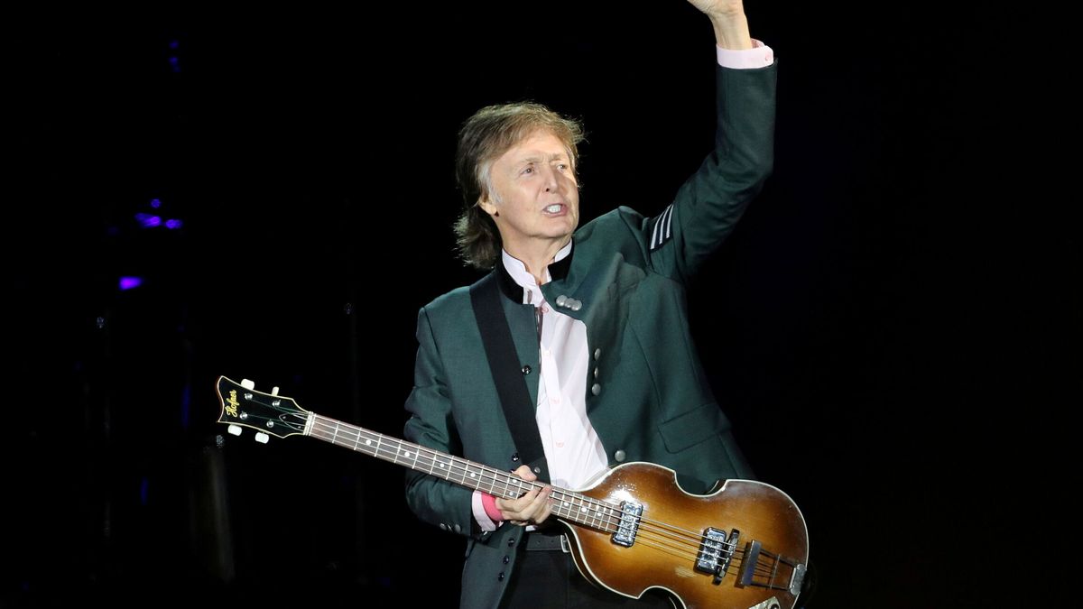 Paul McCartney dejará de firmar autógrafos a sus fans por lo "extraño" que le resulta