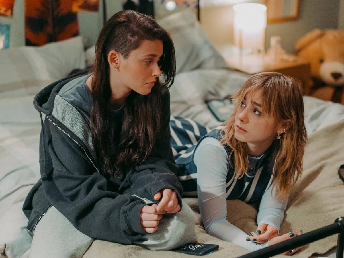 Foto: Nicole Wallace y Clara Galle protagonizan la serie 'Ni una más' (Netflix)