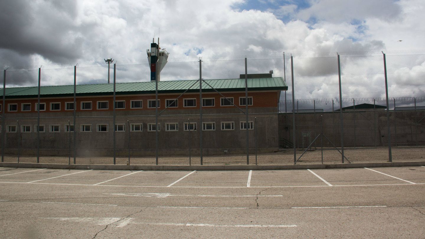 Exterior de la cárcel de Estremera. (J. C.)