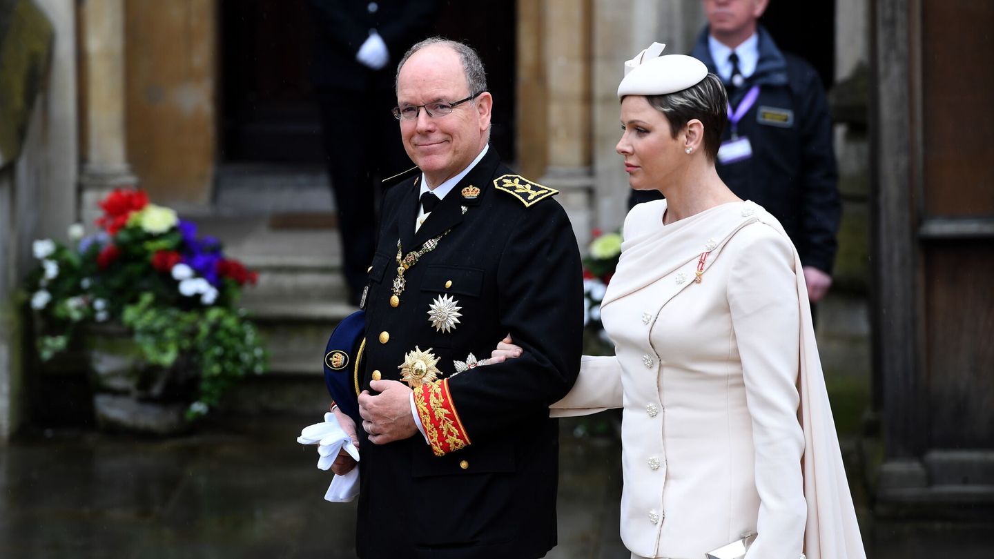 Charlène y Alberto, en la coronación de Carlos III. (Reuters)