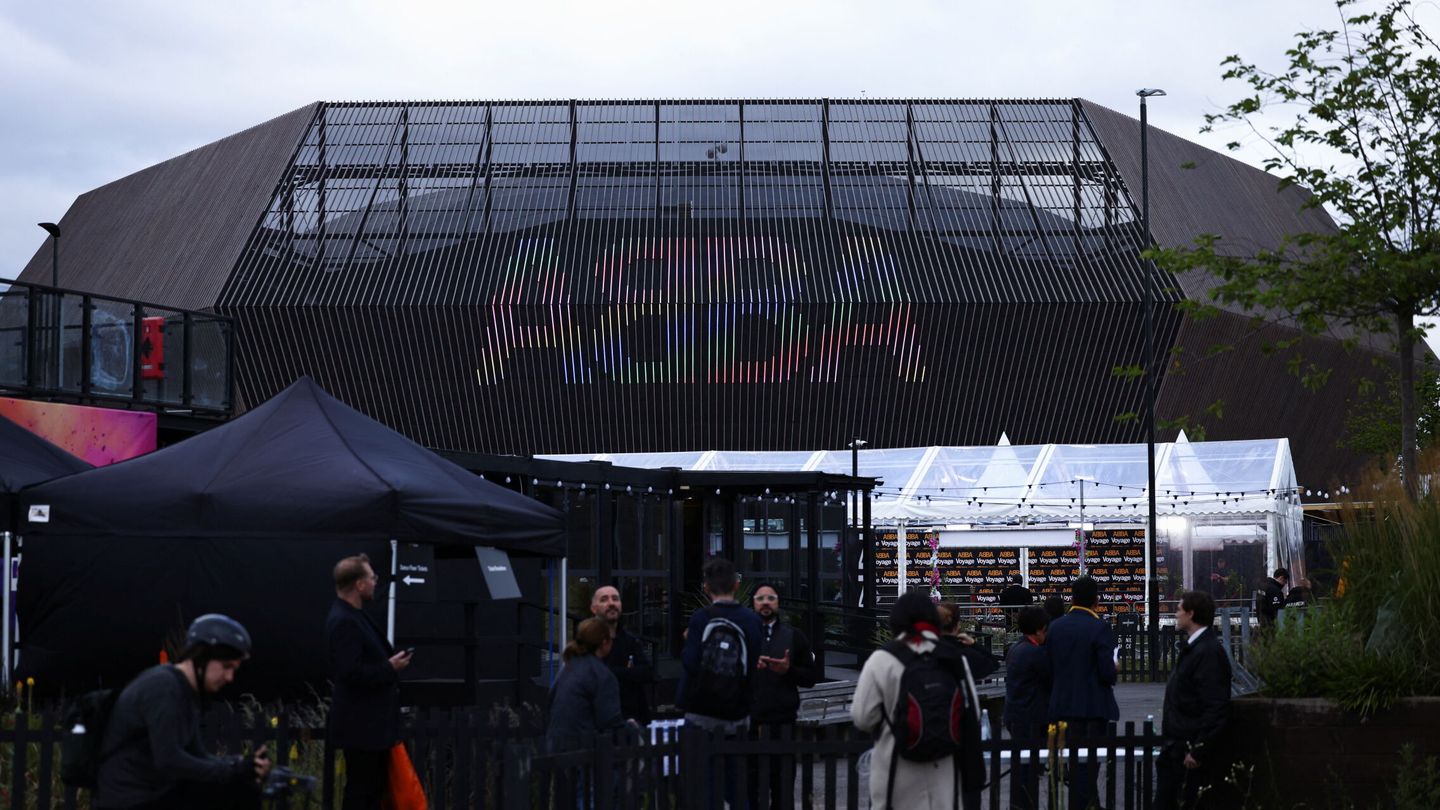 Fotografía del exterior del recinto donde se organiza el 'ABBA Voyage'. (Reuters)