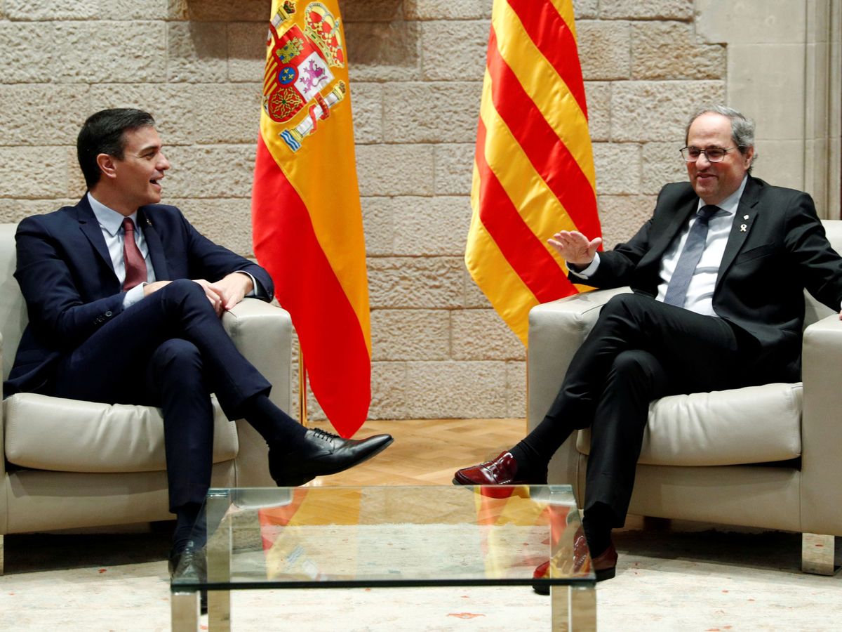 Foto: El presidente del Gobierno, Pedro Sánchez (i), y el presidente de la Generalitat, Quim Torra. (Reuters)