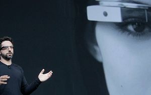 Ok Glass, apaga la luz: así será el sexo del futuro según Google