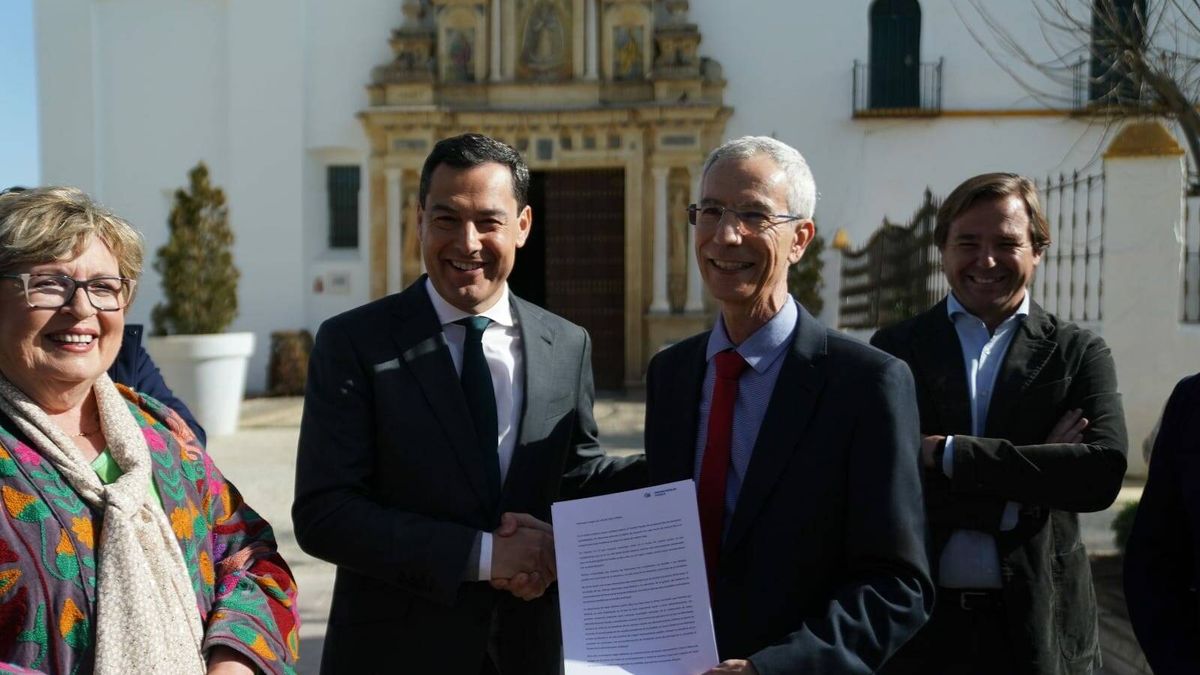 Moreno ficha a un alcalde del Partido Andalucista para ensanchar su base electoral