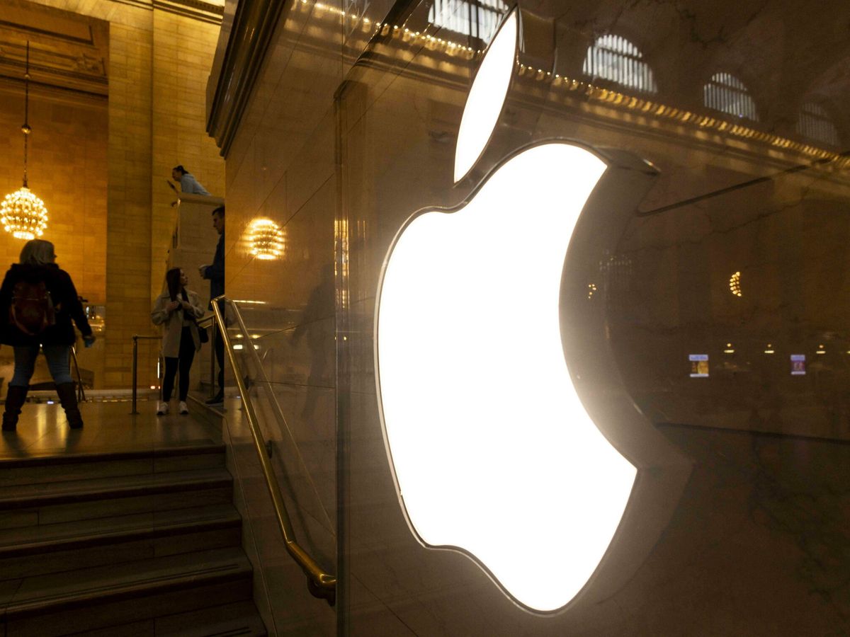 Foto: Apple ha completado la adquisición de DarwinAI, según Bloomberg (EFE/Justin Lane)