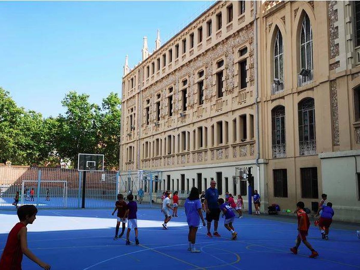 Foto: Patio del colegio El Pilar. (Foto: Web del colegio)