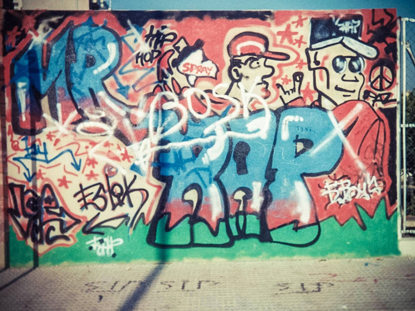 El grafiti 'Mr. Rap', de Ice y Estik en Borriana, en una imagen de 1991. (Cedida: Nei)