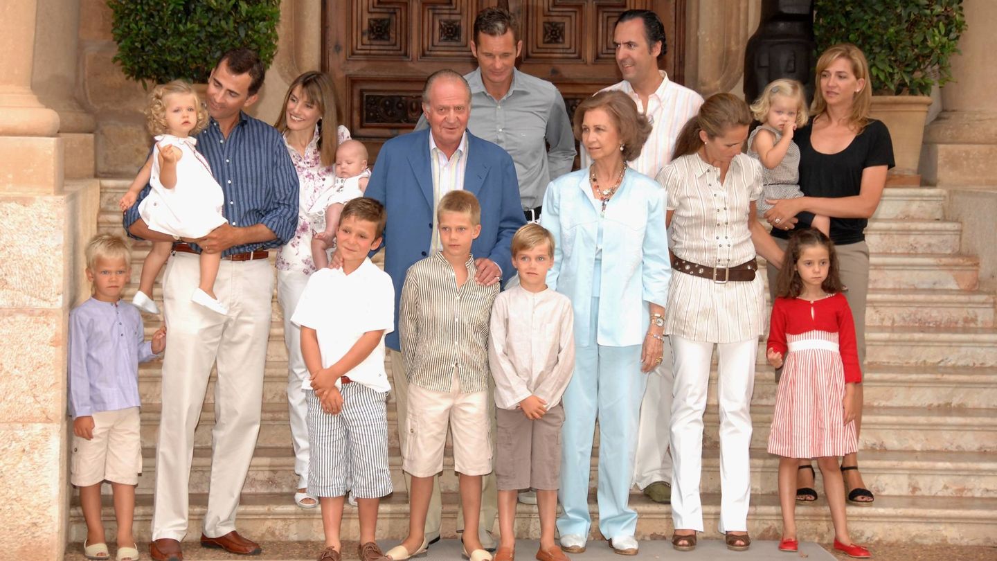 La familia al completo en Marivent en 2007. (Getty Images)