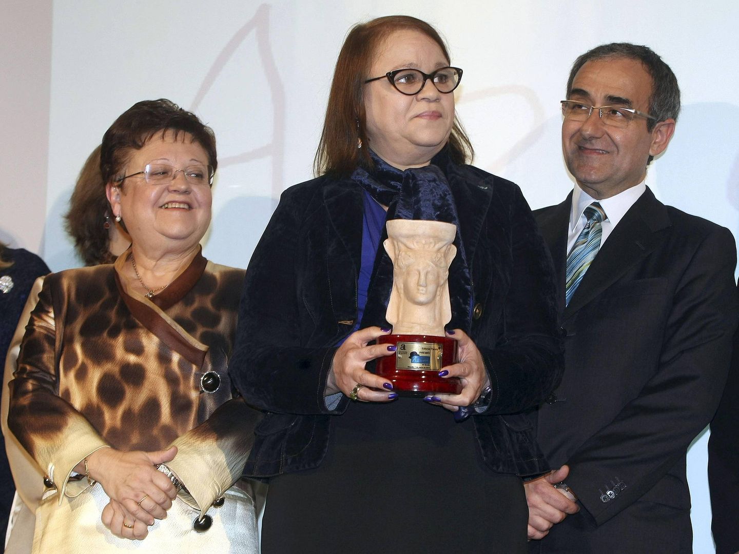 Zoé Valdés recibe un premio en Alicante. (EFE)