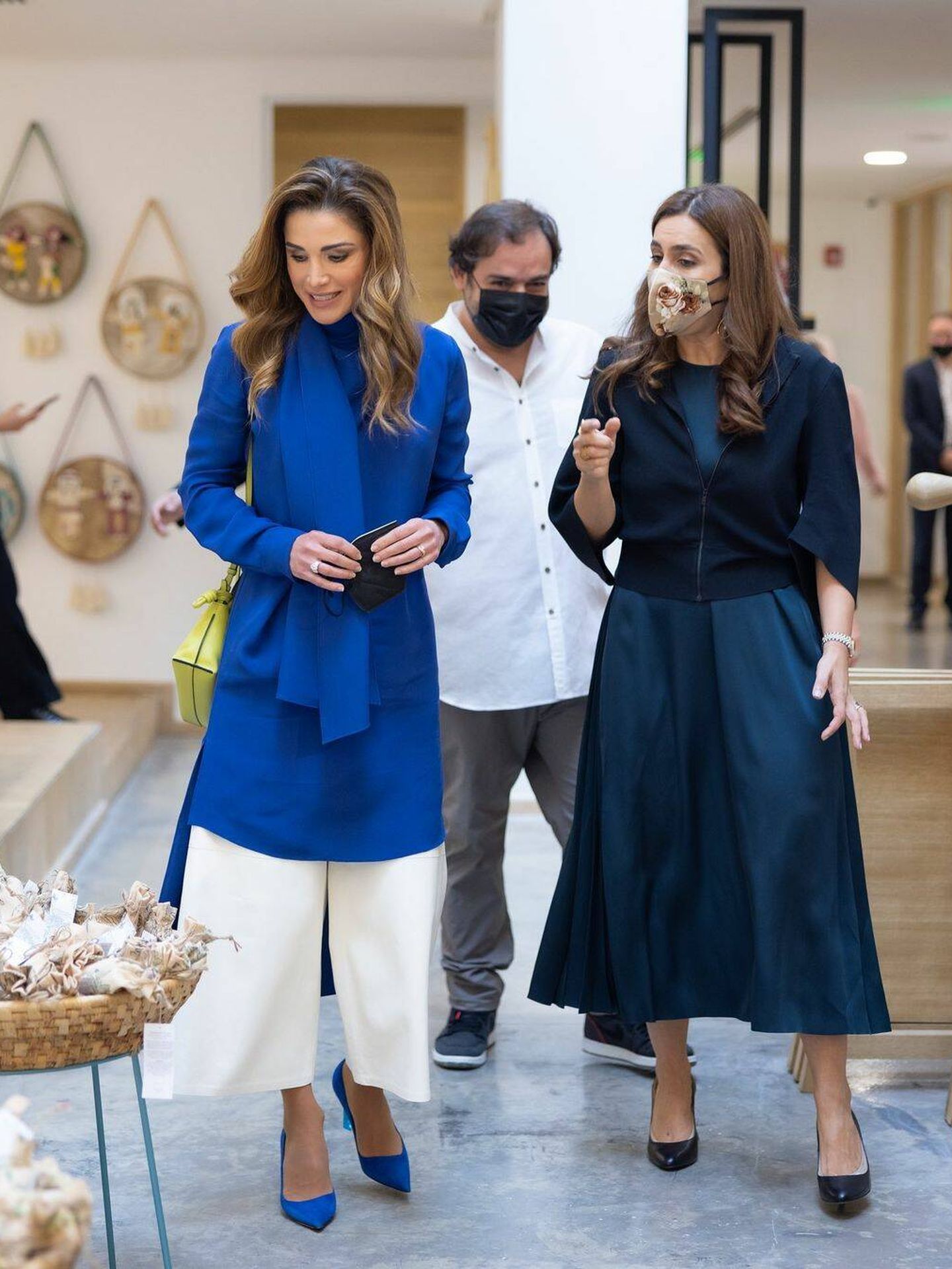 Rania de Jordania, con los zapatos de Dior. (Instagram @queenrania)