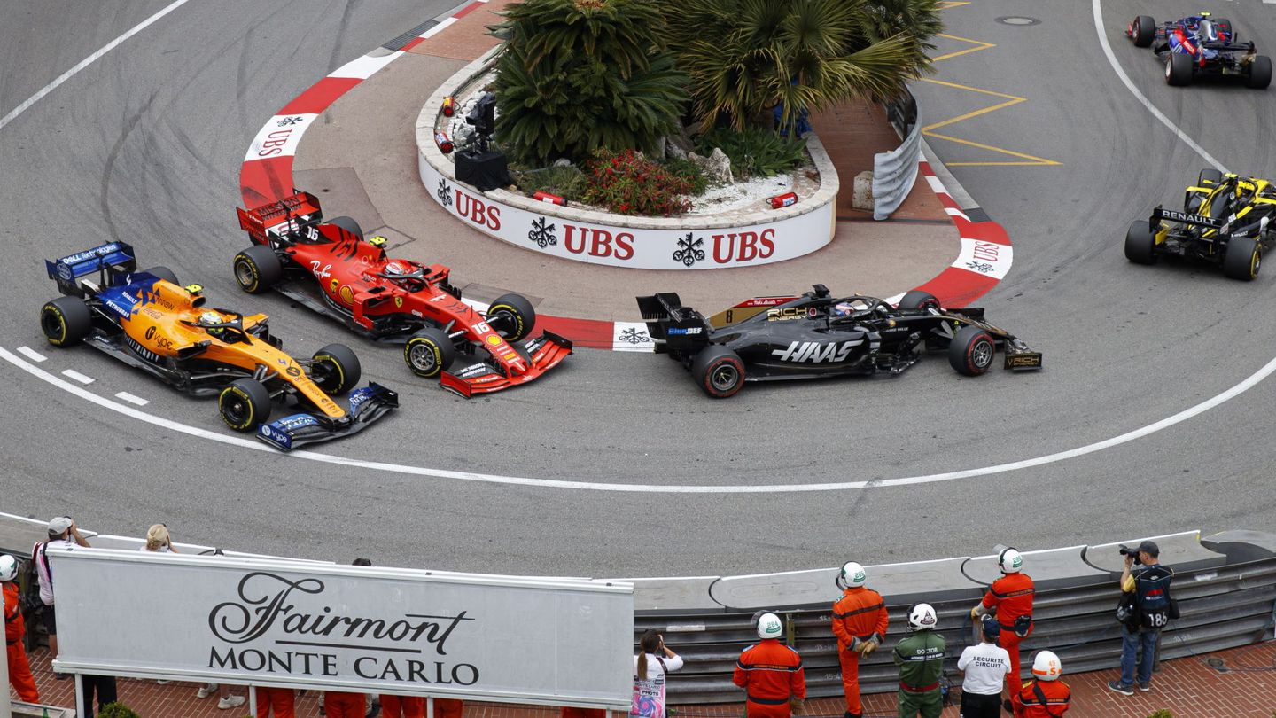 Ferrari y McLaren peleando en Montecarlo. (Reuters)