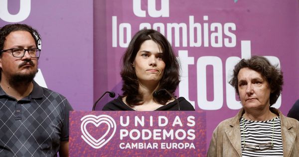 Foto: La candidata de Podemos a la Comunidad de Madrid, Isa Serra (c), comparece en el Teatro Goya de Madrid durante la noche electoral. (EFE)