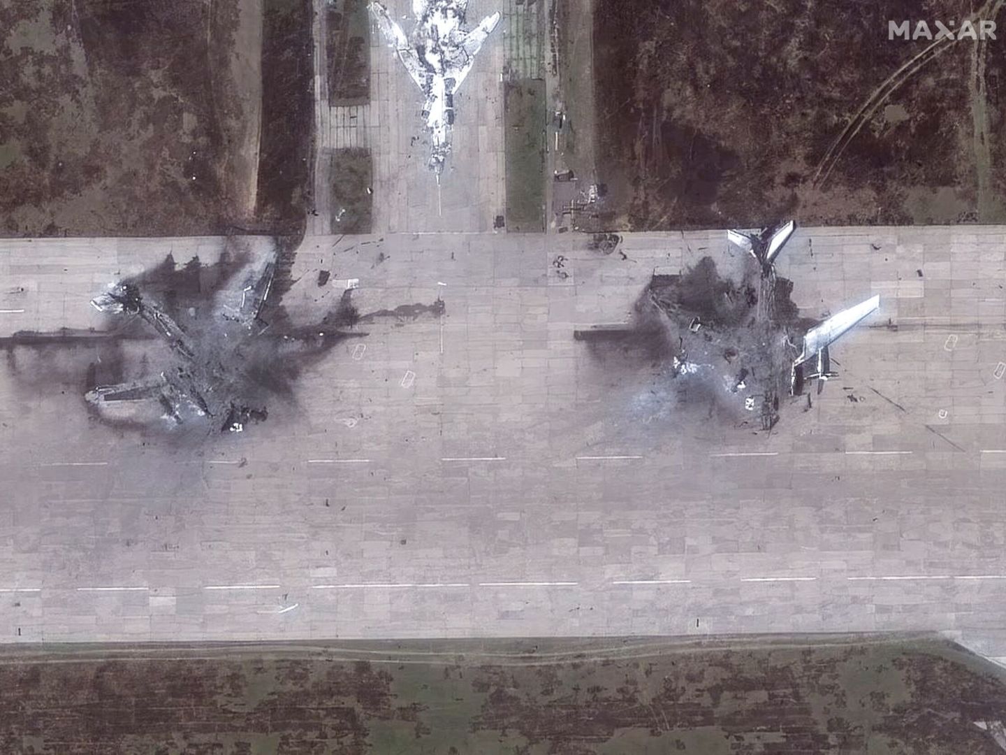 Usolsky (Russian Federation), 04 06 2025.- A handout satellite image made available by Maxar Technologies shows Tupolev Tu-95 aircrafts destroyed following a series of Ukrainian drone strikes at the Belaya Airbase in Russia, 04 June 2025. Ukraine on 01 June 2025 carried out drone strikes on two Russian air bases. (Rusia, Ucrania) EFE EPA MAXAR TECHNOLOGIES HANDOUT -- MANDATORY CREDIT: SATELLITE IMAGE 2025 MAXAR TECHNOLOGIES -- THE WATERMARK MAY NOT BE REMOVED CROPPED --HANDOUT EDITORIAL USE ONLY NO SALES 