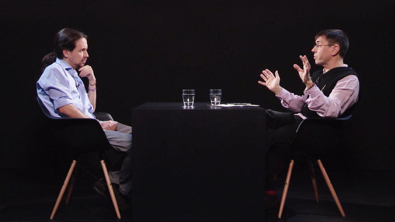 Foto: Pablo Iglesias y Juan Carlos Monedero, durante la entrevista en el programa La Tuerka. (La Tuerka)