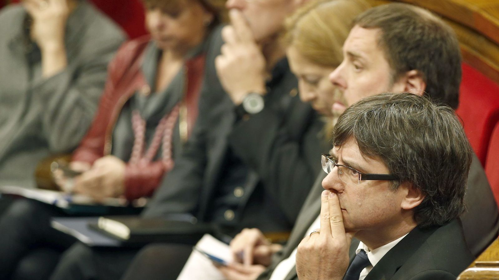Foto: Puigdemont, durante un pleno del Parlamento catalán. (EFE)