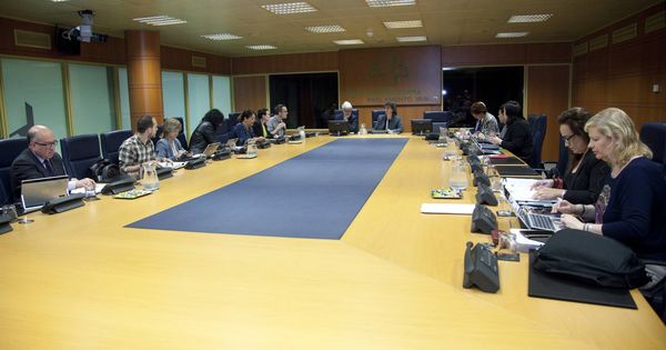 Foto: Reunión de la comisión de Derechos Humanos en el Parlamento vasco. (EC)