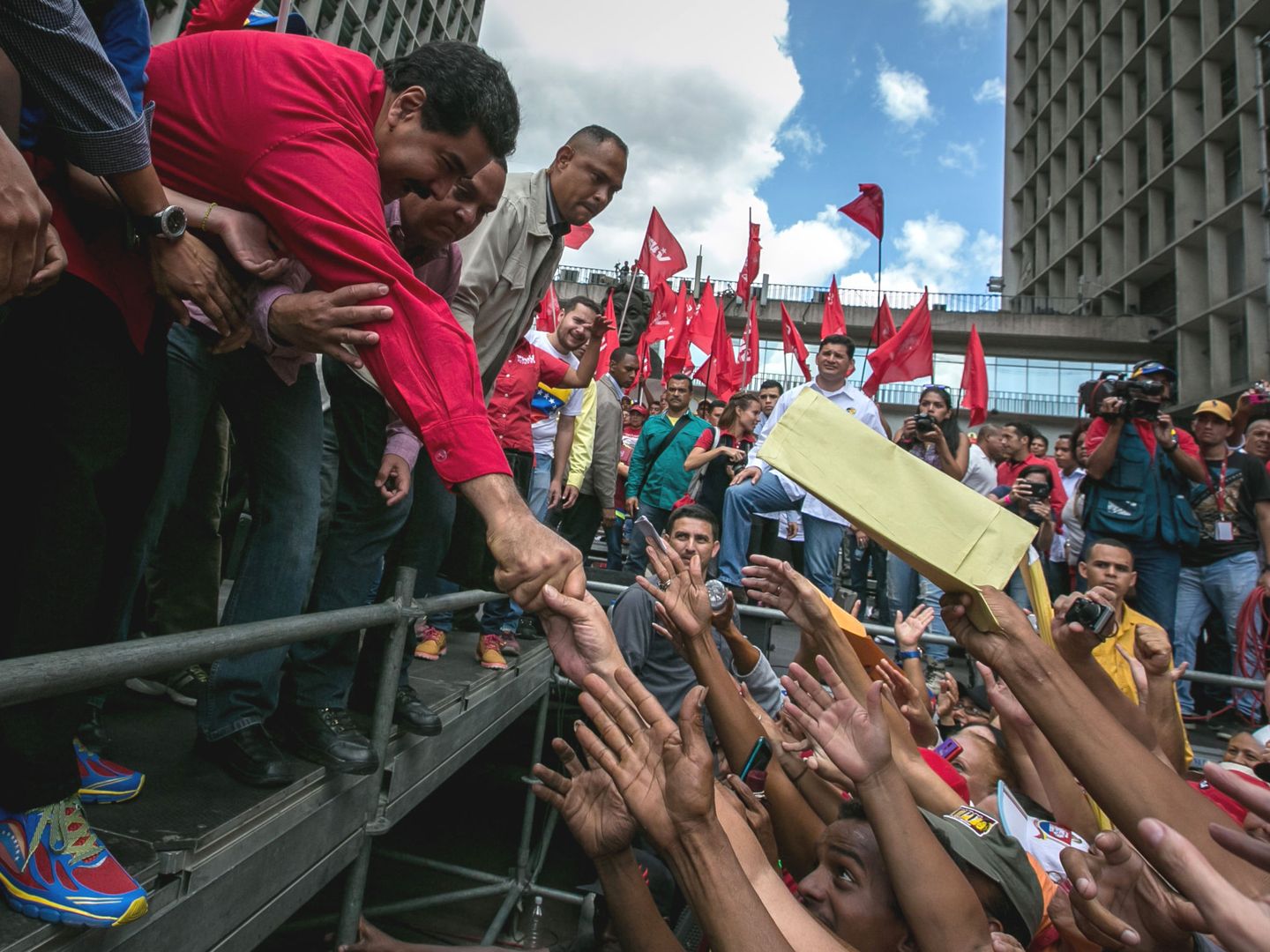 Nicolás Maduro participa en una manifestación oficialista el martes, 30 de agosto del 2016 (EFE)