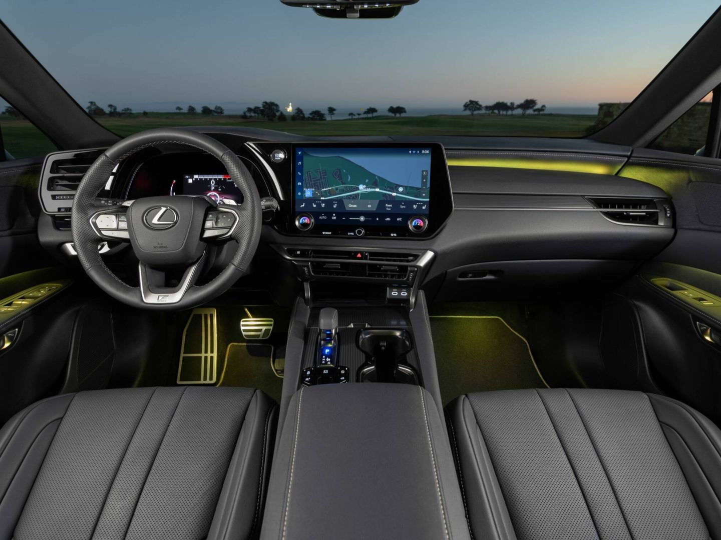 Una pantalla táctil central de 14 pulgadas preside el salpicadero del nuevo Lexus RX.