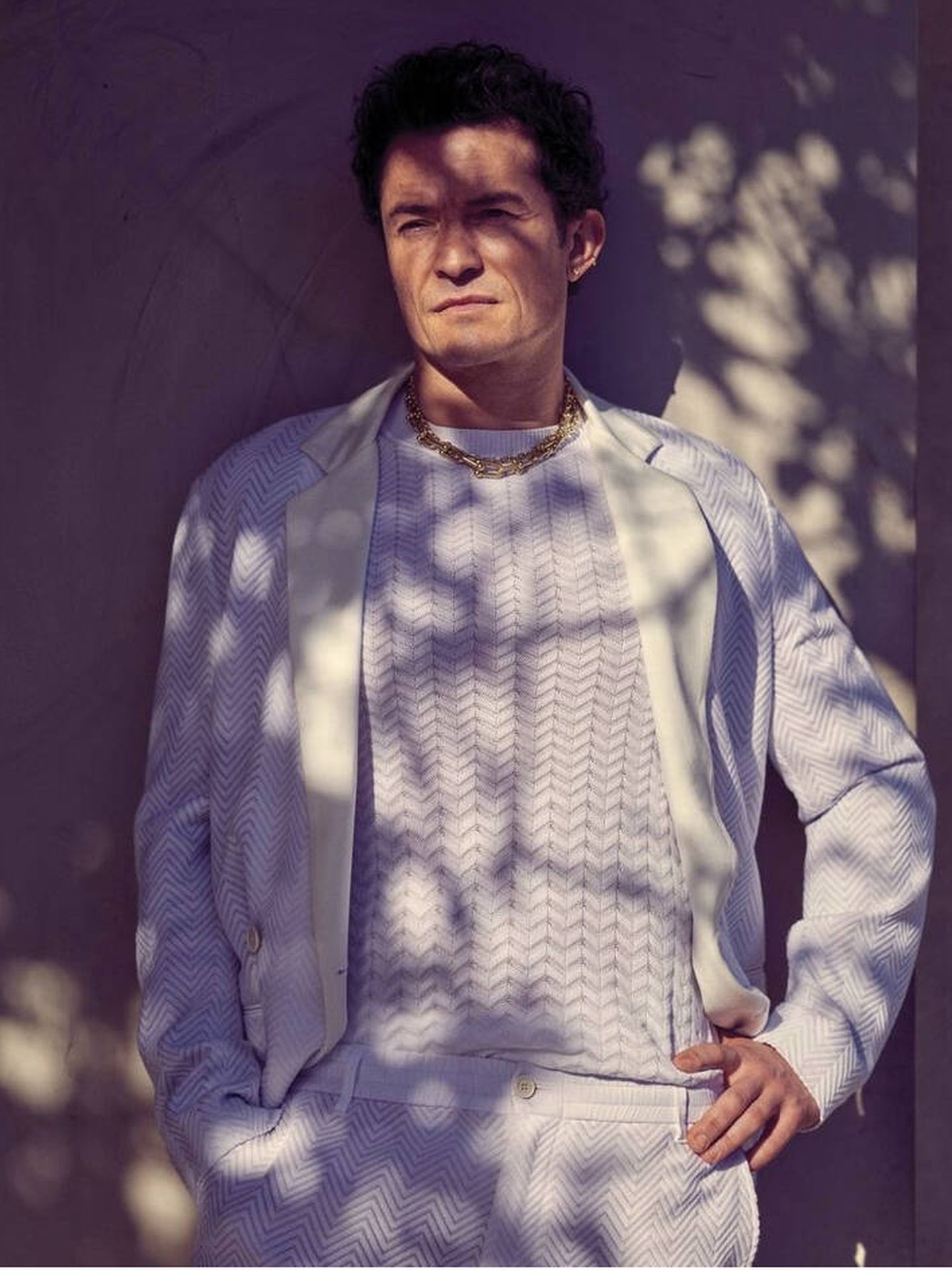  Orlando Bloom posando para 'Flaunt'. (Instagram/@flauntmagazine)
