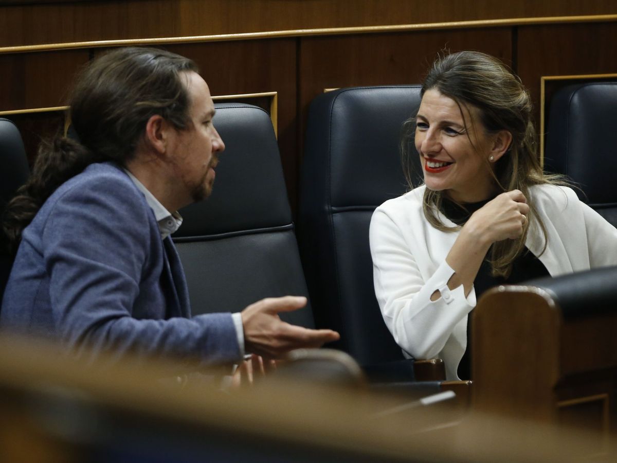 Foto: Pablo Iglesias y Yolanda Díaz en el Congreso de los Diputados en abril de 2020. (EFE/Mariscal)