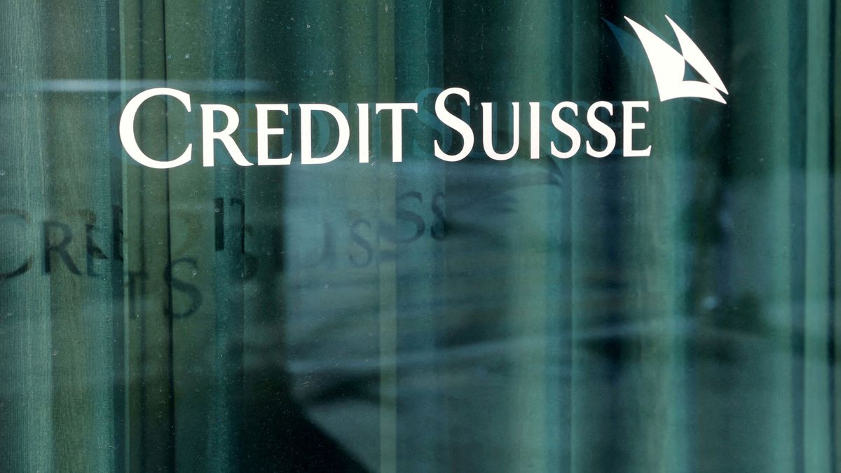 La Bolsa de Nueva York notificó a Credit Suisse que incumple sus criterios para cotizar