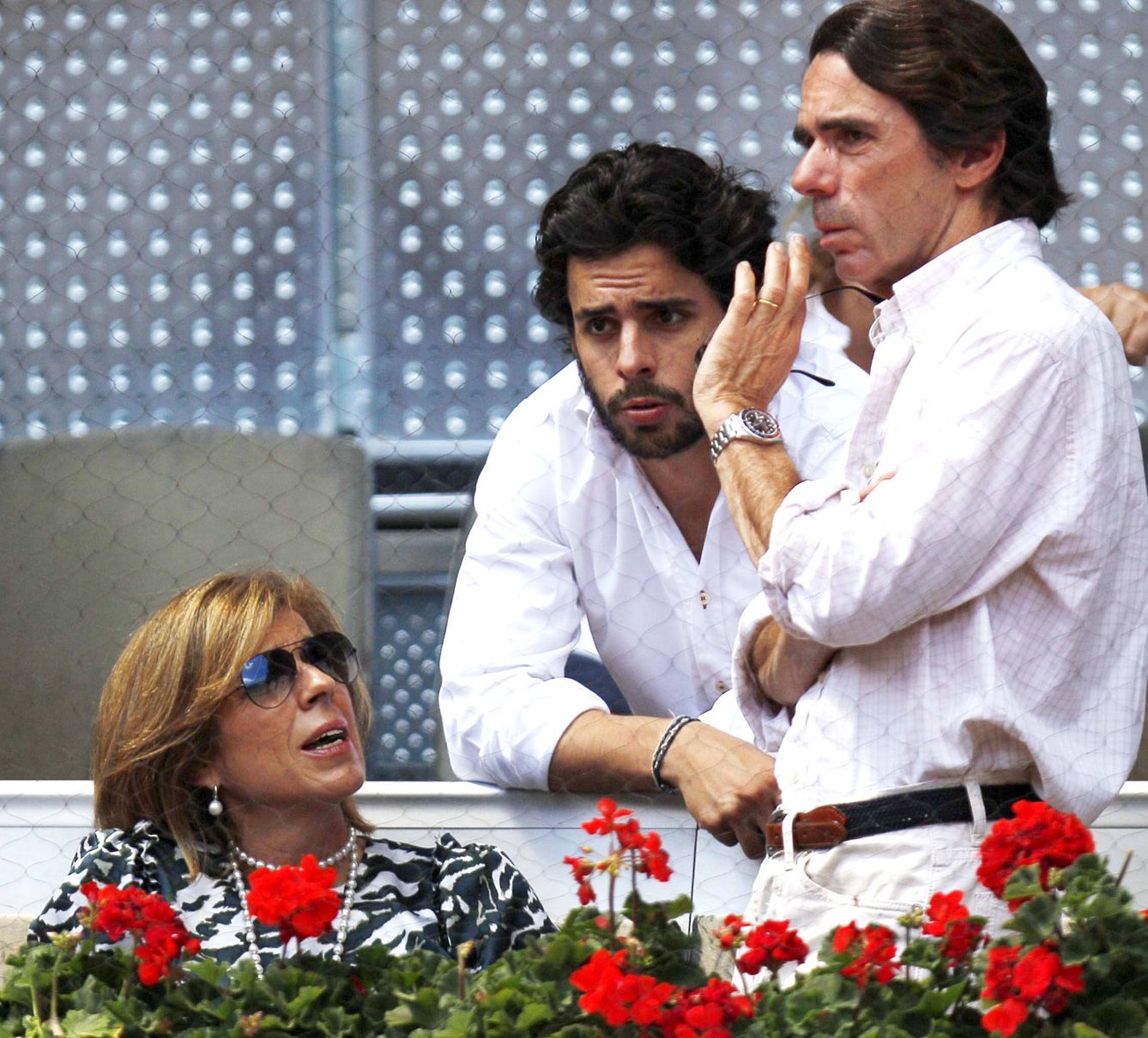 Alonso, con sus padres Ana Botella y José María Aznar.