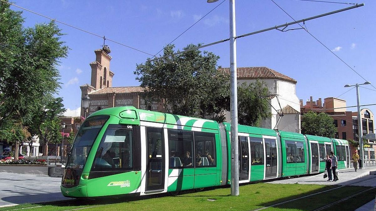 El Ayuntamiento de Parla admite que se gastó 3,6 millones en publicidad del tranvía