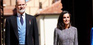 Post de Perlas australianas, un vestido nuevo de tweed y una elección sin precedentes: la reina Letizia, en el Premio Cervantes