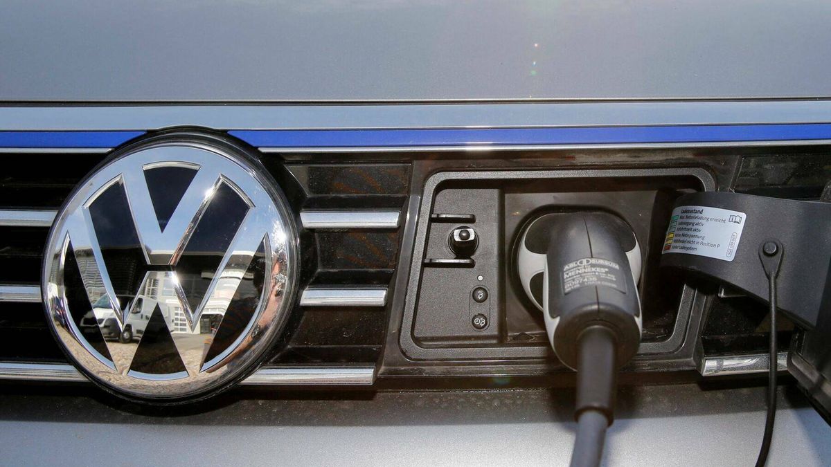 Volkswagen llamará a revisión a 100.000 híbridos enchufables por riesgo de incendio