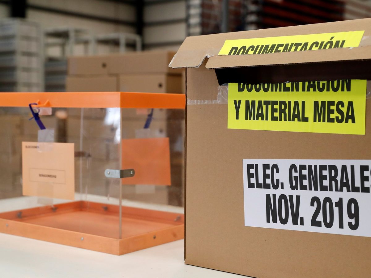 Foto: Preparativos para las elecciones generales del 10 de noviembre. (EFe)