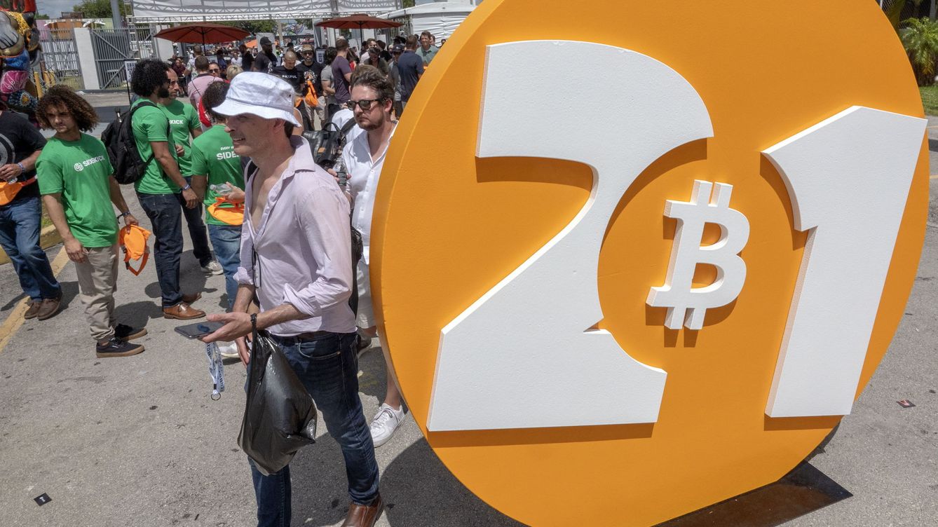 Foto: Imagen de la Bitcoin Convention de 2021, el mayor evento del sector, que se celebra anualmente en Miami. Foto: Efe (Cristóbal Herrera)