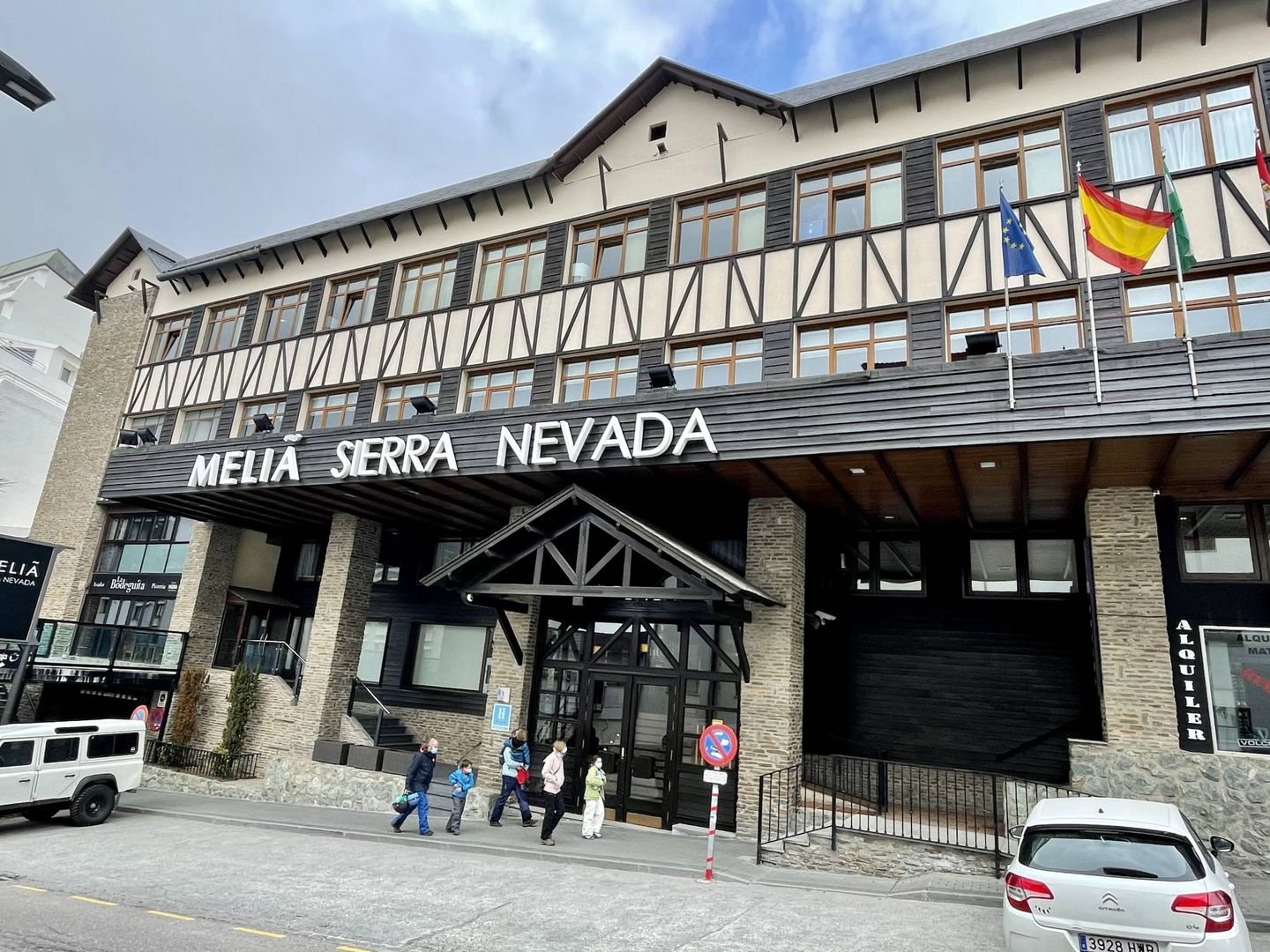 Hotel Meliá Sierra Nevada. (J. L. Losa)
