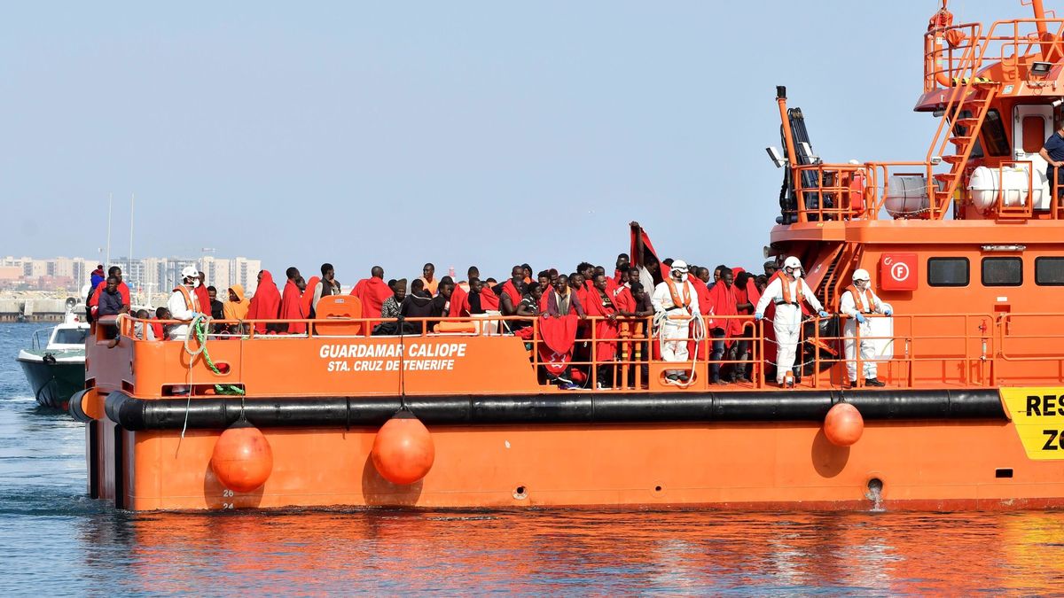 Más de 800 inmigrantes rescatados frente a costas andaluzas en tres días