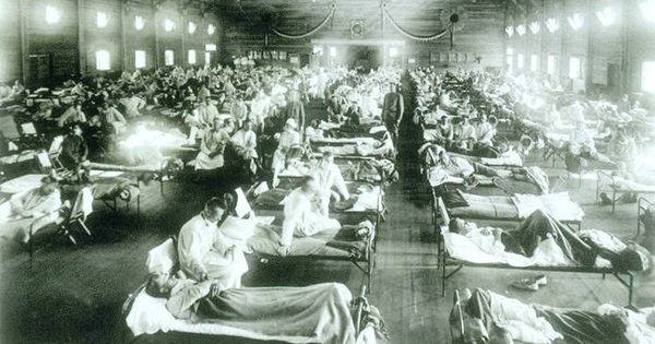 Foto: Enfermos atendidos en mas en plena epidemia de la llamada gripe española