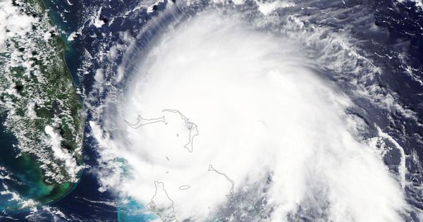 Foto: Foto cedida por la NASA del huracán Dorian a su paso por las Islas Ábaco en Bahamas (EFE)