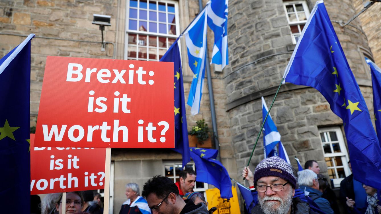 Foto: Manifestantes contra el Brexit en Edimburgo, Escocia, el 24 de marzo de 2018. (Reuters)