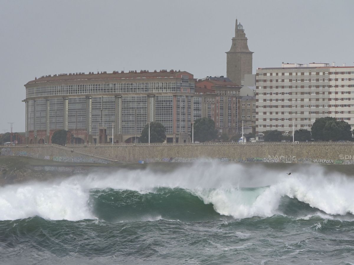 Foto: Vista de edificios en La Coruña. (EFE)