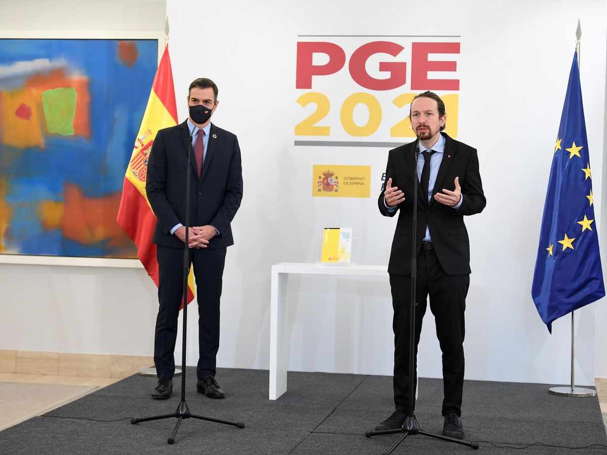 Foto: El presidente del Gobierno, Pedro Sánchez, y el vicepresidente segundo, Pablo Iglesias, durante la presentación del proyecto de Presupuestos. (EFE)