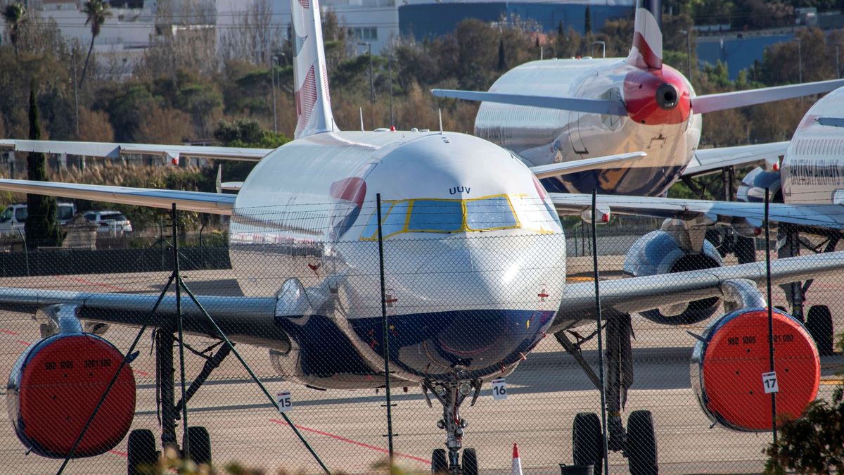 Bruselas avala reducir los 'slots' exigidos a aerolíneas para evitar vuelos fantasmas