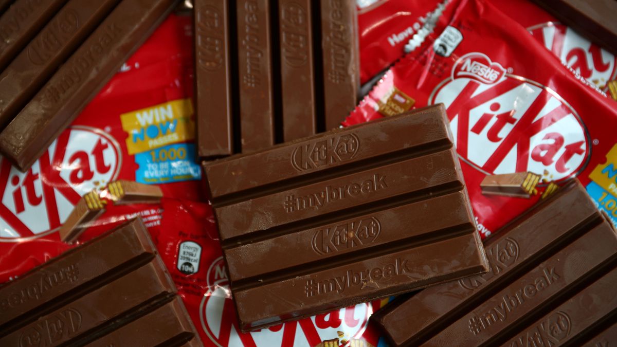 Nestlé elimina 'KitKat' y 'Nesquik' en Rusia y restringe su actividad a alimentos esenciales