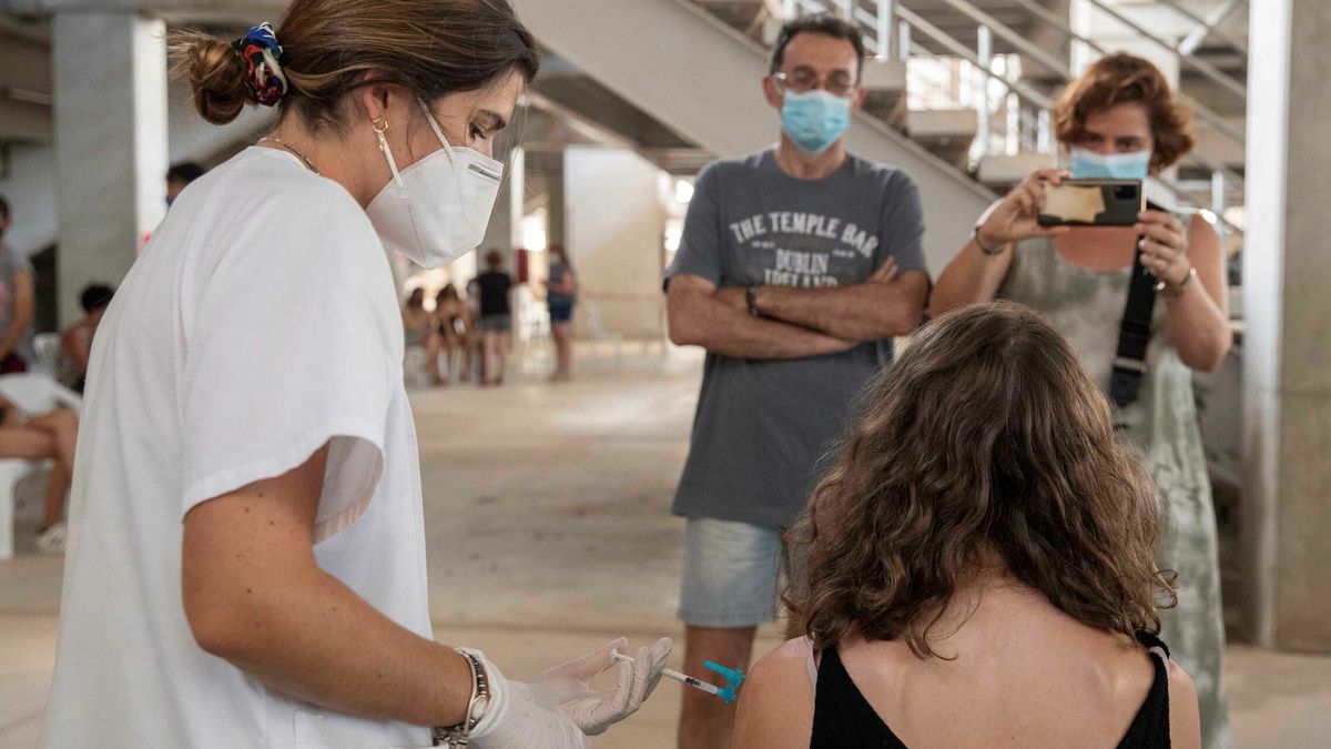 Baleares y Cataluña, las primeras en abrir la vacunación sin cita previa
