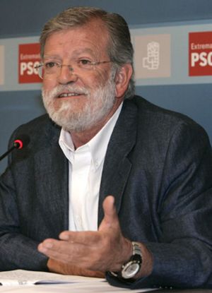 Rodríguez Ibarra presiona al PSOE para que no vuelva a negociar con ETA sin el apoyo del PP
