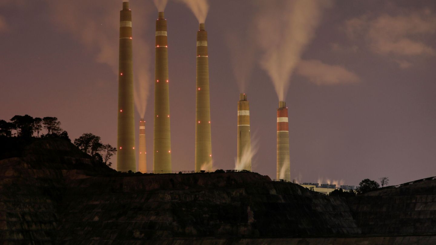 La energía producida gracias al carbón es la que mayor huella de carbono tiene. (Reuters)