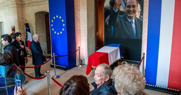 Foto: Homenaje al fallecido expresidente francés Jacques Chirac. (EFE) 